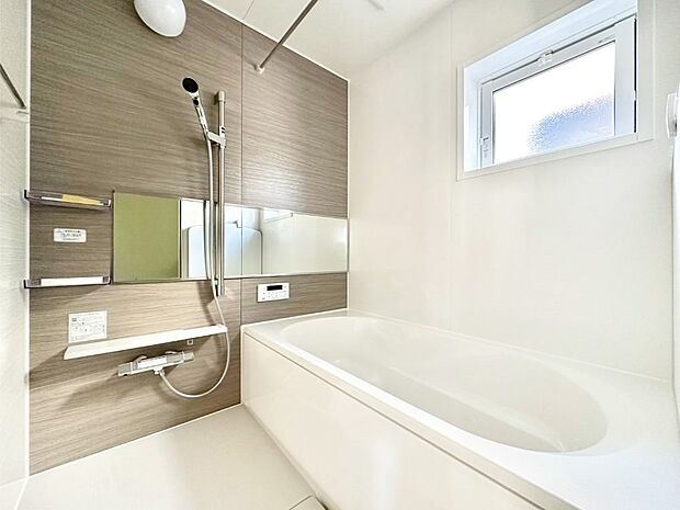 落ち着いた雰囲気でゆっくりお寛ぎいただけるバスルーム