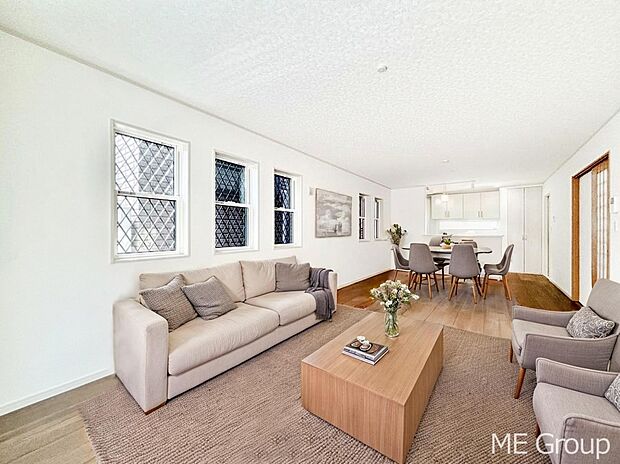 リビングには床暖房採用。ワンランク上の心地よい空間　※家具はCGです