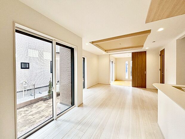 家族の笑顔が自然と生まれてくる、そんな雰囲気のダイニングに仕上がっています。