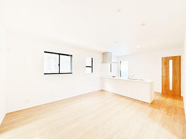 家族の笑顔が自然と生まれてくる、そんな雰囲気のダイニングに仕上がっています。