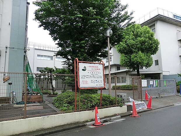 三鷹市立第五中学校()