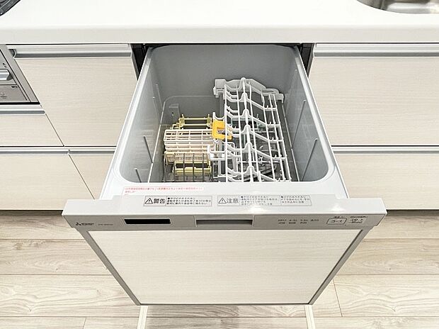 【食洗機】食器洗乾燥機付きでご家族の食器もスッキリピカピカ