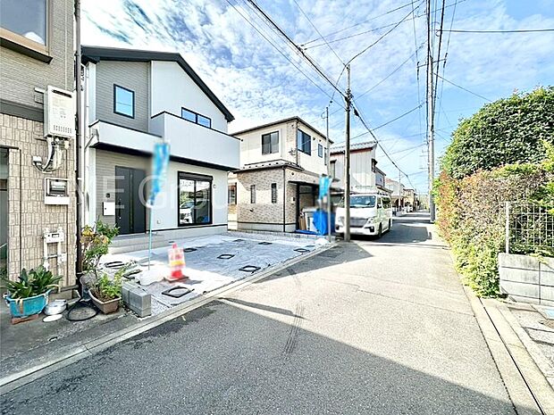 【前面道路含む現地写真】前面道路はきちんと整備されています