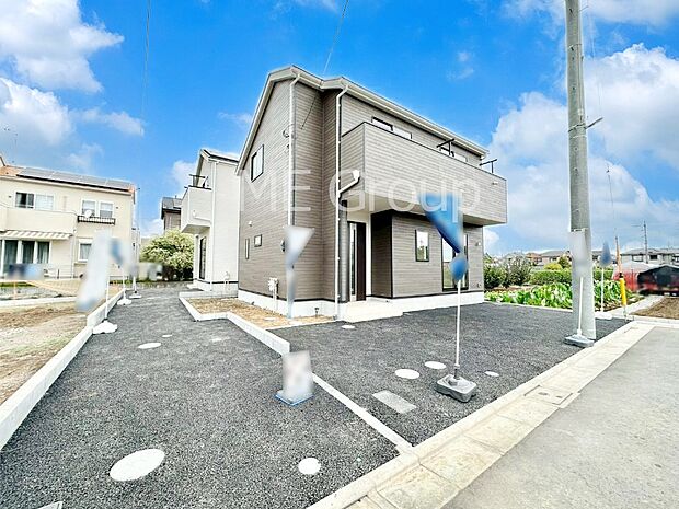 【現地外観写真】上質感あふれる外観デザイン。魅力の住まいを実現。