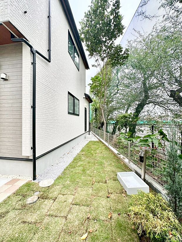 【庭】季節のお花を植えて彩りをプラス!