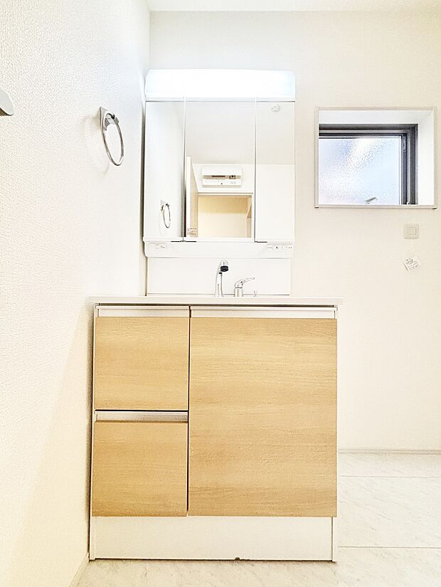 【その他設備(スライド収納)】使いやすさを優先したスライド式収納タイプ!