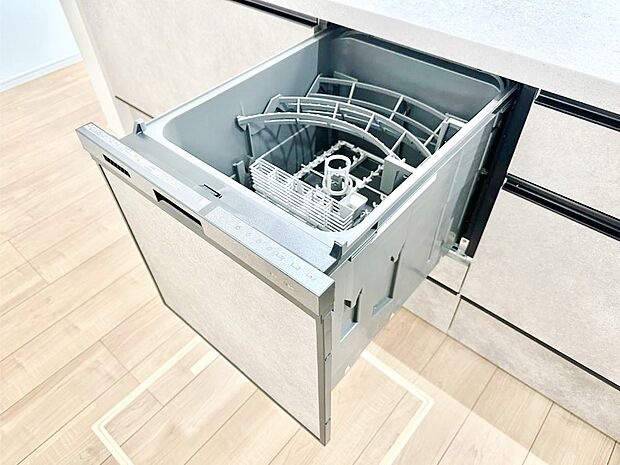 【その他設備(食洗機)】面倒なお片づけは食洗機にお任せ！家事の負担が減って、時間にも気持ちにもゆとりができます。
