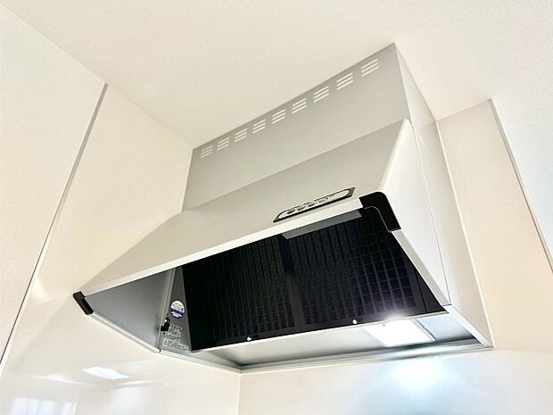 【その他設備(レンジフード)】基本的なお手入れはフィルターのみ!お手入れのしやすさも魅力です。