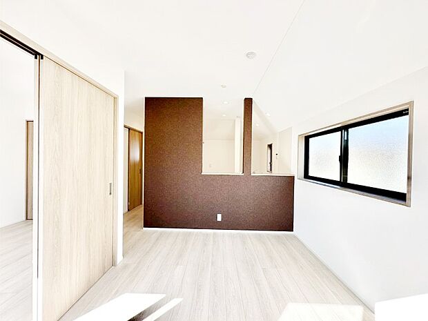 【ダイニング】ご家族が自然と集まり、賑やかな笑い声で包まれる憩いの空間になりそうですね!