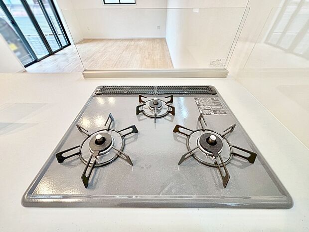 【その他設備(Ｓｉセンサーコンロ)】ガスコンロはＳｉセンサー搭載。火力調節や焦げ付き・消し忘れも防いでくれます。