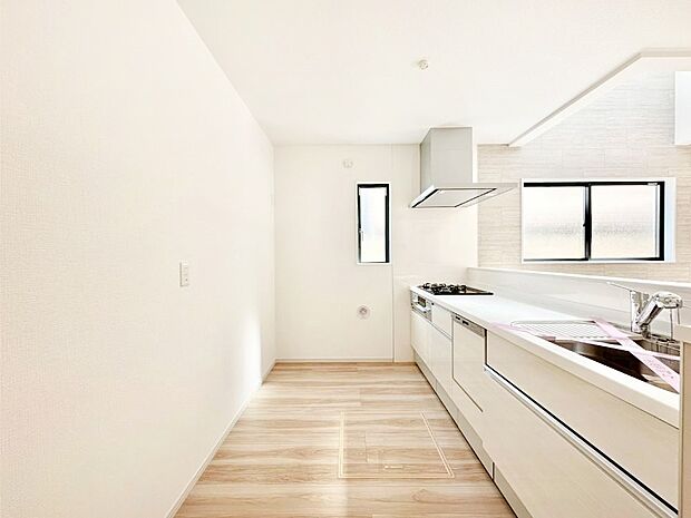 【キッチン】毎日使うキッチンだから、使いやすさ＆お手入れのしやすさにこだわりました。