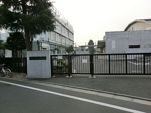 練馬区立向山小学校（約650m）