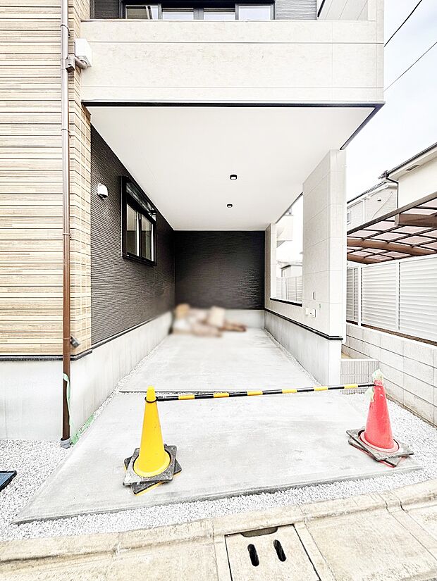 【駐車場】ビルトインタイプは大切なお車を傷や汚れから守ることができます。