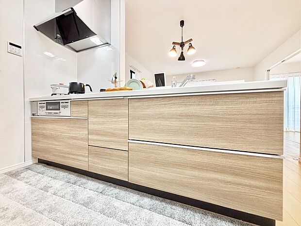 【キッチン】ゆとりあるキッチンではご家族と楽しくお料理ができます。