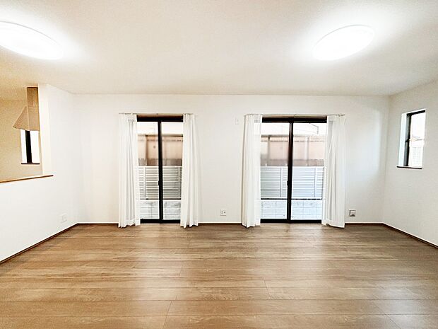 【ダイニング】ご家族が自然と集まり、賑やかな笑い声で包まれる憩いの空間になりそうですね！