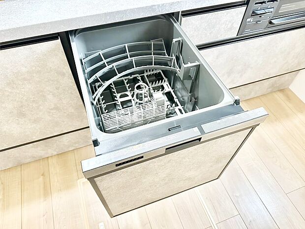 【その他設備(食洗機)】面倒なお片づけは食洗機にお任せ！家事の負担が減って、時間にも気持ちにもゆとりができます。