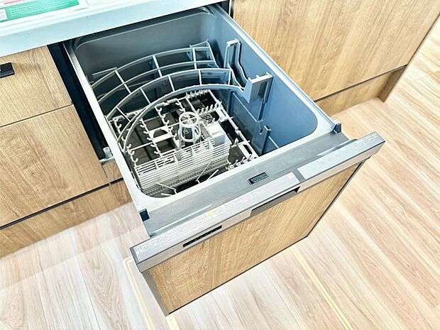 【その他設備(食洗機)】面倒なお片づけは食洗機にお任せ！家事の負担が減って、時間にも気持ちにもゆとりができます。