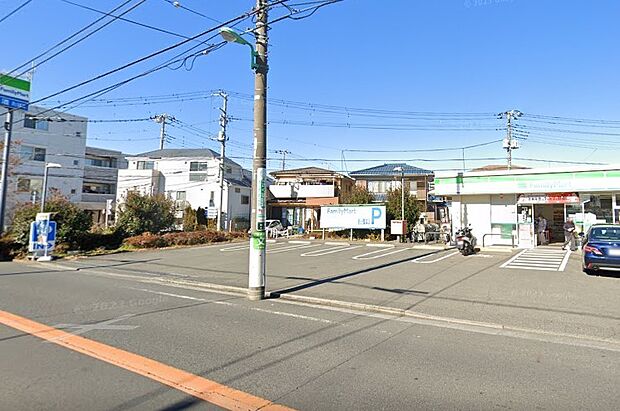 ファミリーマート 田柄豊島園通り店（約400m・徒歩5分）