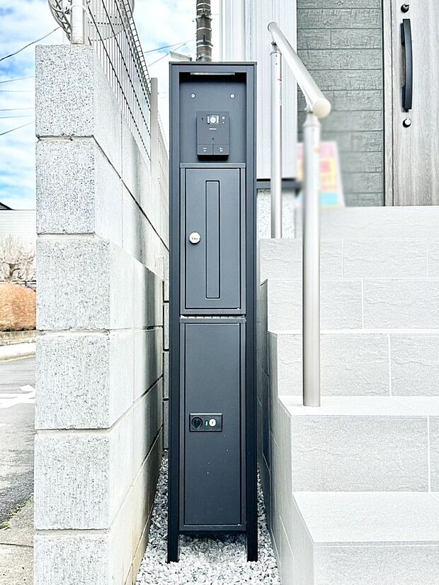 【その他現地】表札・インターホン・ポストをひとつに集約