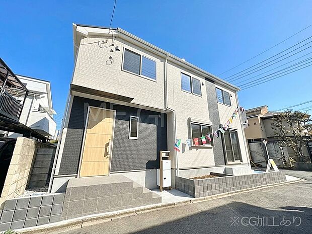 【現地外観写真】たっぷりの陽光と開放感に包まれる明るい住まい