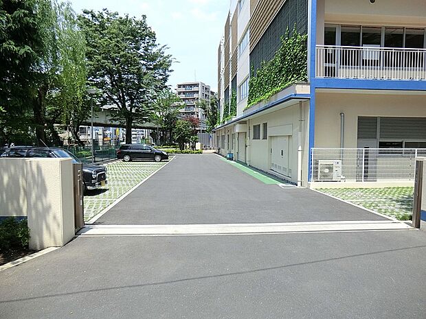 朝霞市立朝霞第五小学校（約400m）