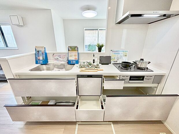 【その他設備(スライド収納)】使いやすさを優先したスライド式収納タイプ！