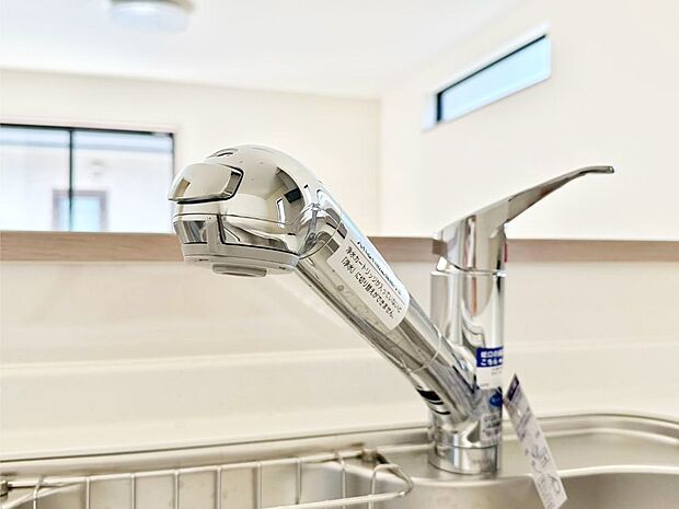 【その他設備(蛇口一体型浄水器)】いつでも清潔なおいしいお水を。一つの水栓で水道水と浄水を使い分け。