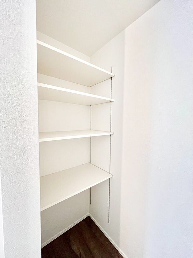 【洗面所棚】散らかりがちなランドリースペースもスッキリ整頓!広々使えて快適ですね