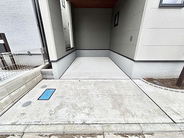 【駐車場】ビルトインタイプは大切なお車を傷や汚れから守ることができます。