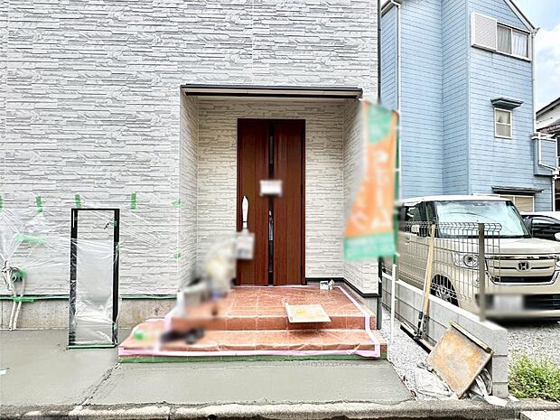 【玄関】大切な家族、来客を出迎える玄関。