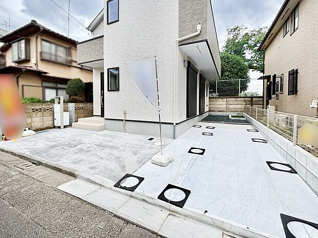 【駐車場】目の前が駐車場だと雨の日も大量にお買い物をした時も便利ですね