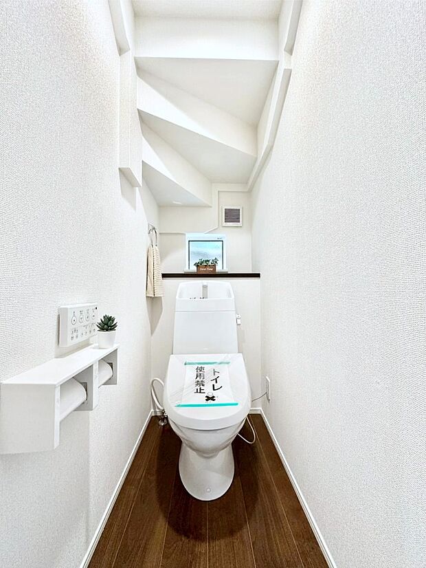 【発電・温水設備(キッチン給湯スイッチ)】給湯器リモコンで家事もスムーズに。