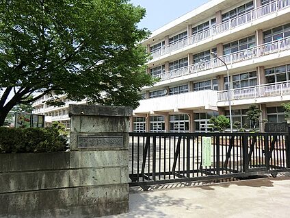 所沢市立宮前小学校 650m