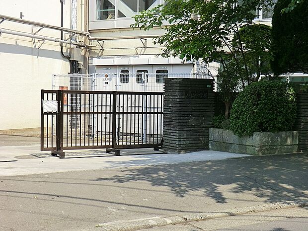 練馬区立八坂中学校（約451m・徒歩6分）