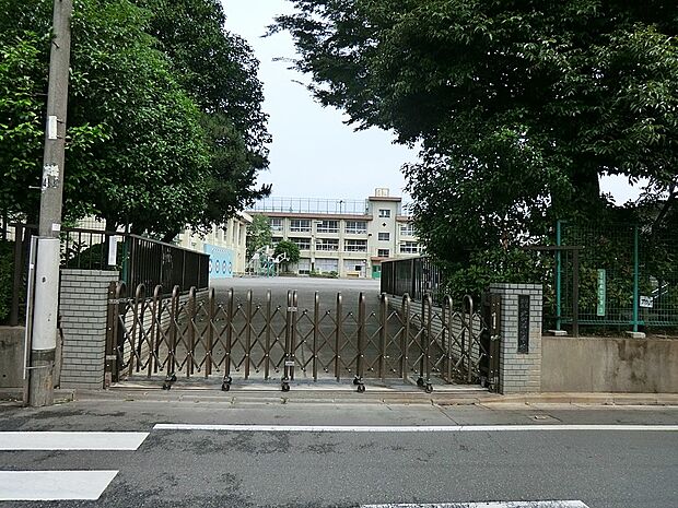 練馬区立北町西小学校(約500m)