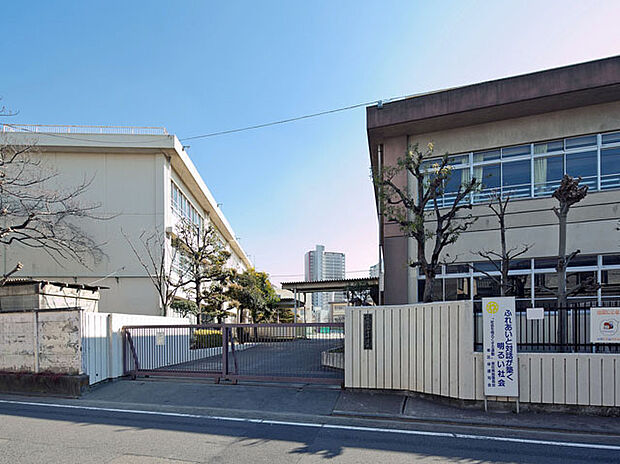 川崎市立御幸中学校(約600m)