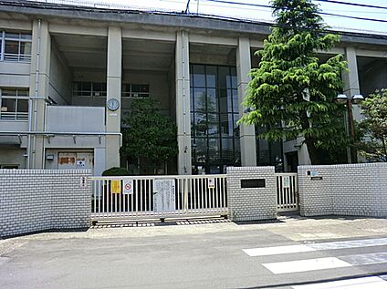 川崎市立新城小学校 650ｍ