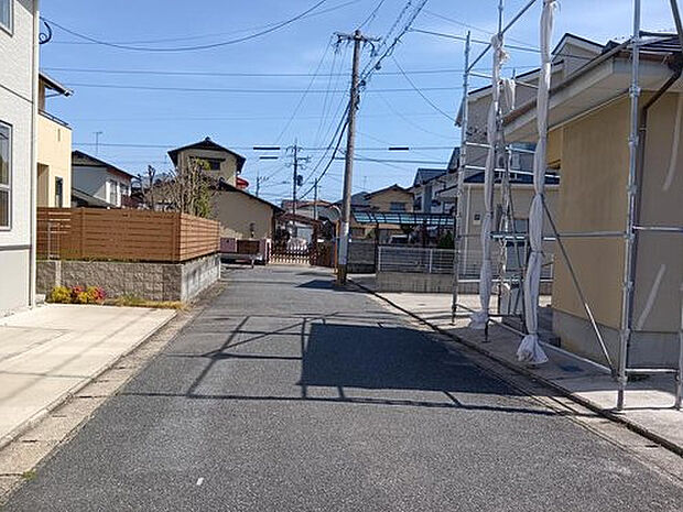 【前面道路含む現地写真】
現地(2026年3月)撮影