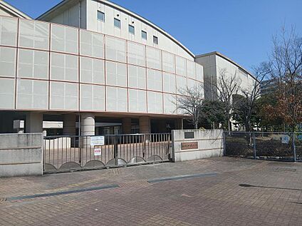 春日市立日の出小学校 約292m(徒歩4分)