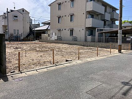 【前面道路含む現地/北東側】