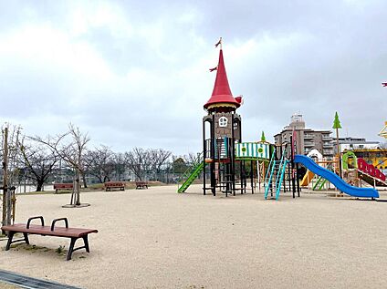 長住中央公園 約230m(徒歩3分)