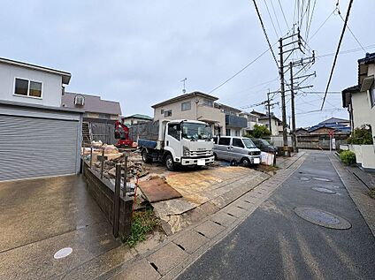【前面道路含む現地写真】