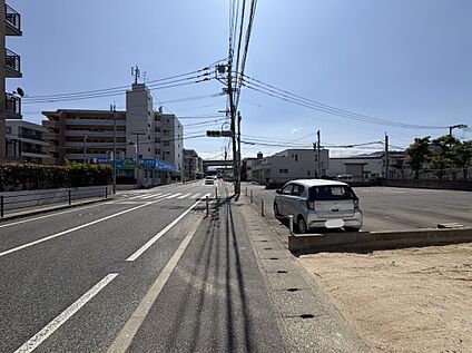 【前面道路含む現地写真】