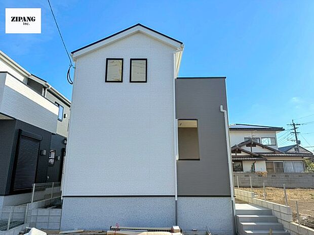 【現地外観写真】現地完成済みですので即日見学可能です♪周辺物件とともにご紹介させていただきますのでお気軽にお問い合わせください!