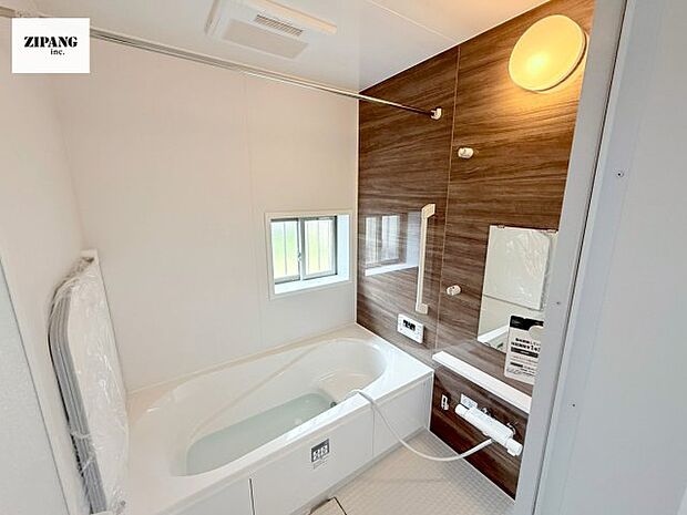 【風呂】【浴室】1坪タイプのお風呂。浴室暖房換気乾燥機付きで、雨の日の洗濯や冬の入浴を快適に過ごせます。