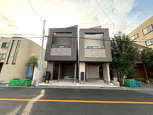 西武新宿線『上井草』駅徒歩10分のゆったりと暮らしたい方はもちろん、子育てファミリーにもオススメのエリアです。「住み心地」に拘った設計と暮らしと家族を守る安心設備も充実しております。