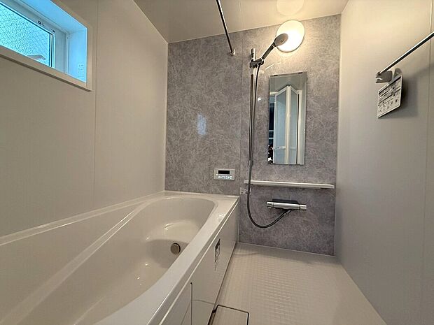 【◆浴室】同仕様施工例写真になります。完成前になりますのでショールームにて実際の品質をご覧いただいながら丁寧にプレゼンテーションさせていただきます。より具体的なイメージを掴んでいただける様、サポートいたします。