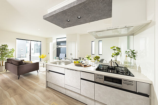 ～モデルハウス写真～
キッチンと統一したカップボード標準設置
パントリー付きで収納ラクラク♪