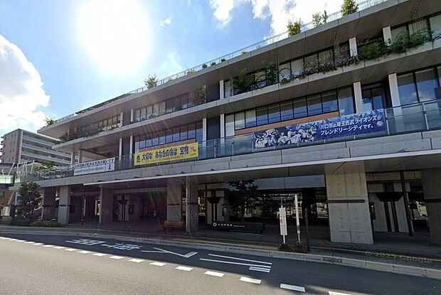 川口市役所(約760m)