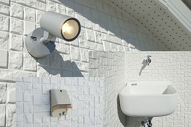 【屋上設備】スカイバルコニーには【スロップシンク・防水コンセント・照明】が標準装備！さまざまなシーンで活躍します。